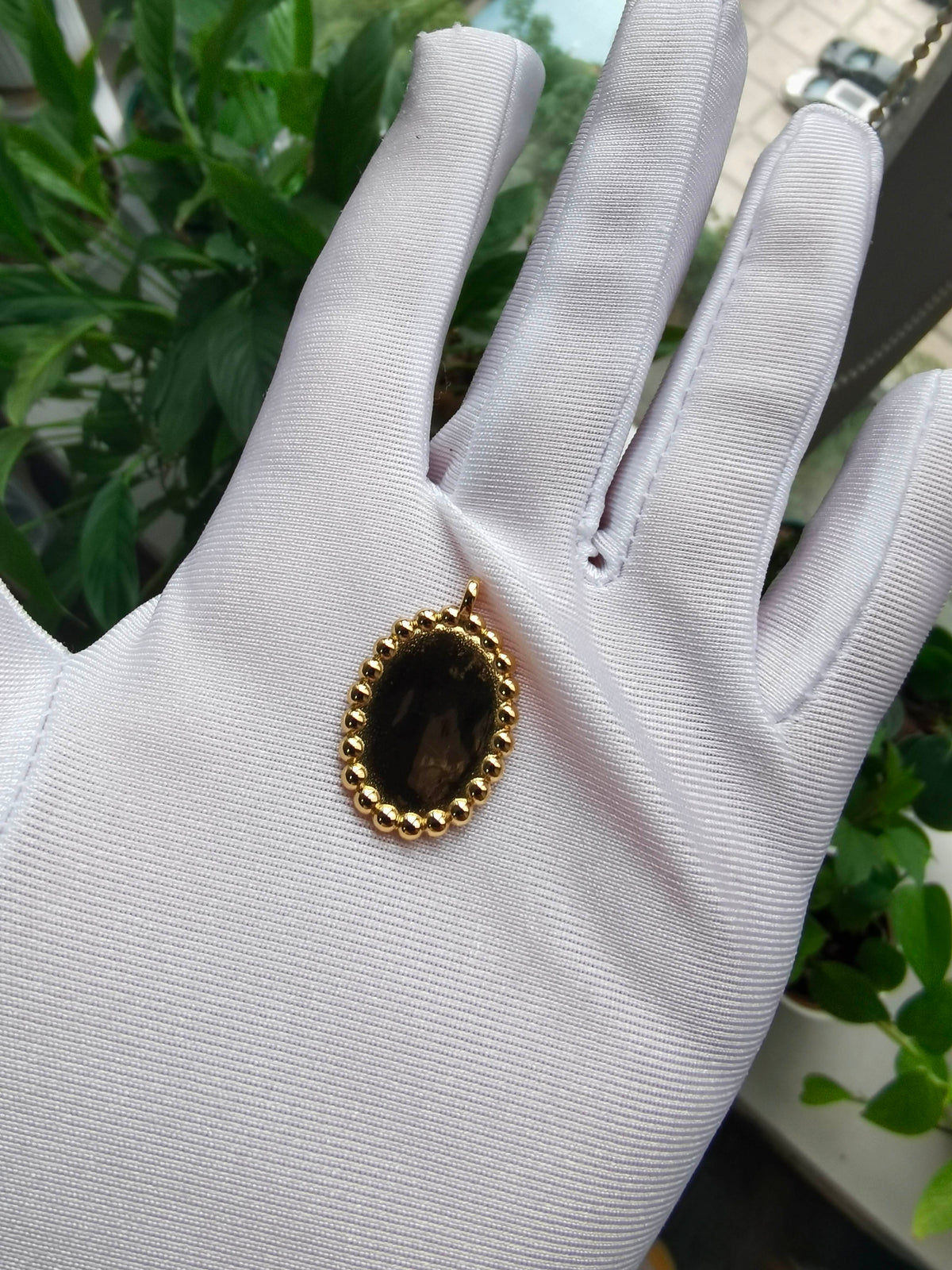 Engravable Oval Charm – Personalised Gold