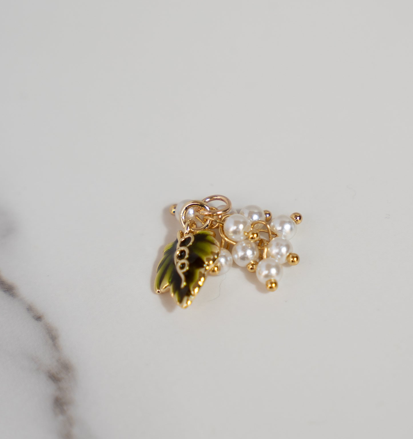 White Grapes With Leaf