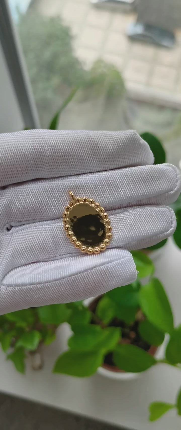 Engravable Oval Charm – Personalised Gold